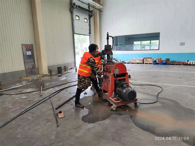 华蓥厂房地面下沉塌陷注浆加固施工